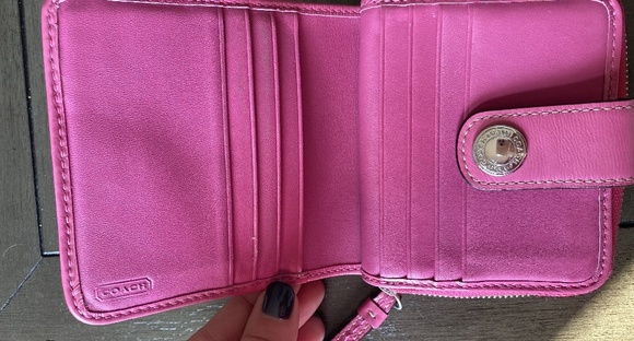 Coach bi fold wallet GUC - Picture 3 of 4